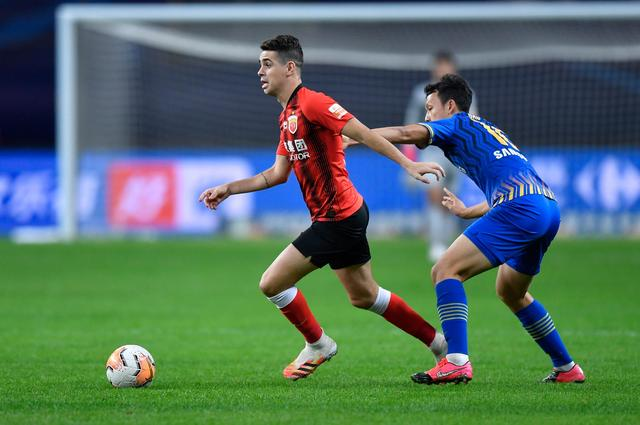 开云中国-包含集结日荷甲传出新动向；上海海港主帅复盘；管理层表态——悬念犹存；训练强度明显提升的词条